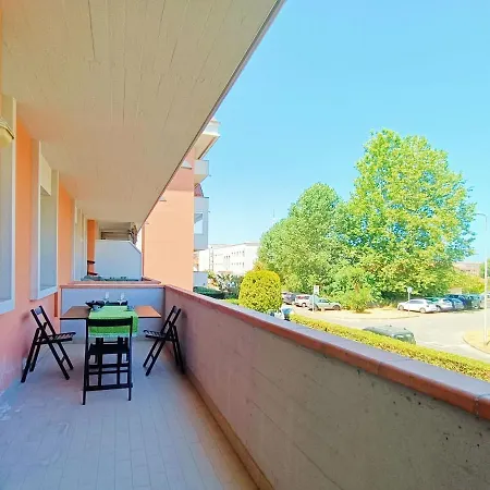 Large Panoramic Terrace 2-bedroom In Sleeps 4 Apartment Viareggio
