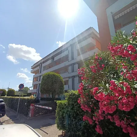Large Panoramic Terrace 2-bedroom In Sleeps 4 *