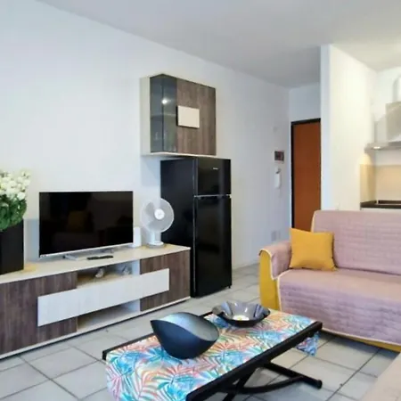 Apartment Large Panoramic Terrace 2-bedroom In Sleeps 4