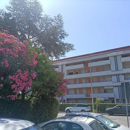 Large Panoramic Terrace 2-bedroom In Sleeps 4 Apartment